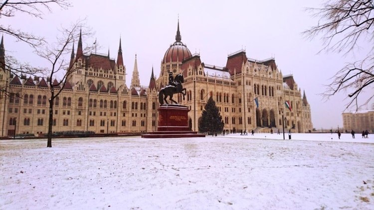 hungary parliament snow
